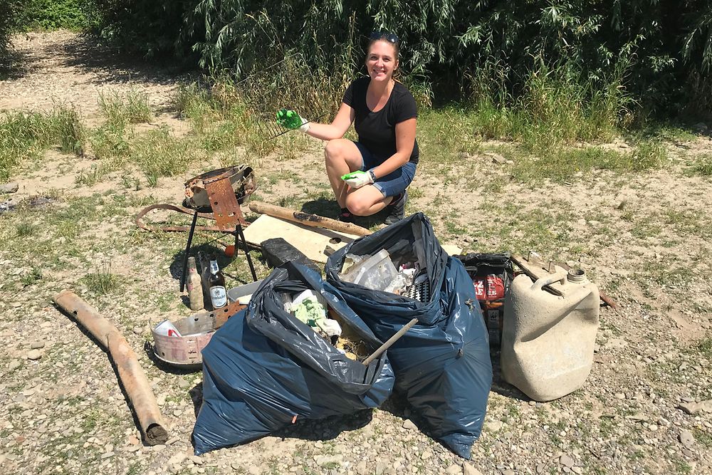 Victoria Blocksdorf organisiert regelmäßig Cleanup-Aktionen, um den Rhein in Düsseldorf sauber zu halten.