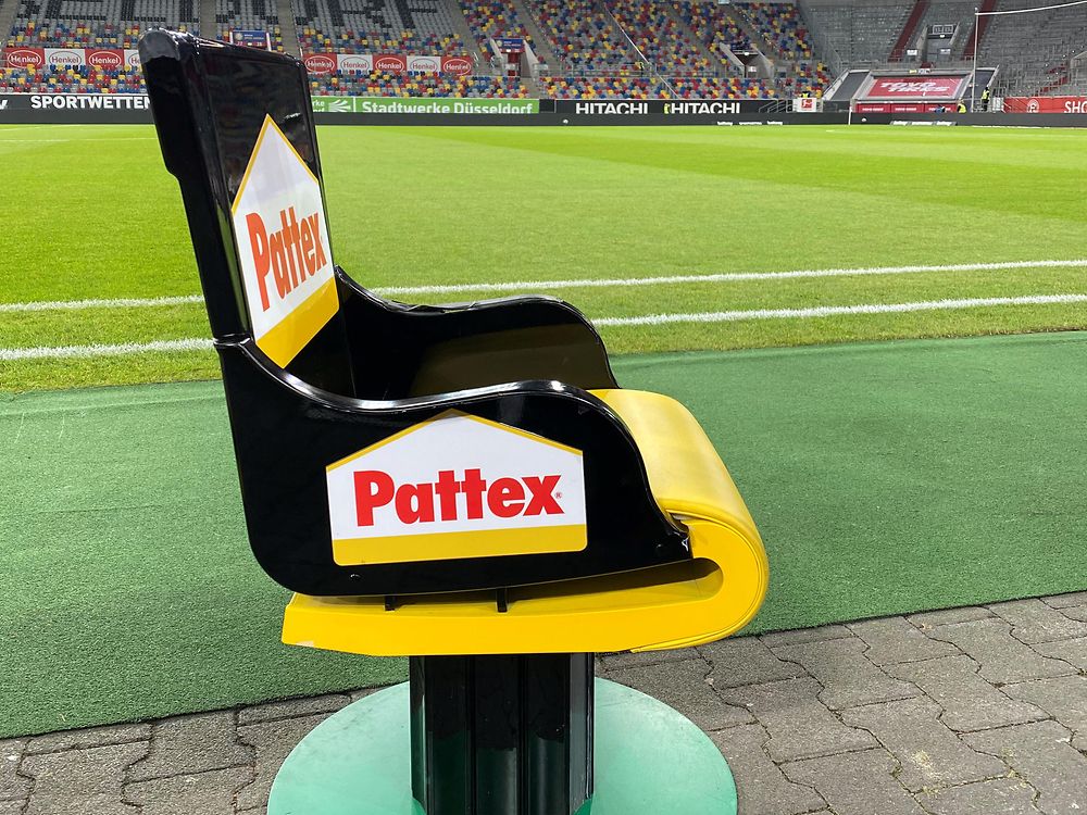 Fortuna-Fans aufgepasst: Henkel versteigert unter https://pattex-stuhl-auktion.pattex.de ab 19. April zwei originale Pattex-Trainerstühle für einen guten Zweck.