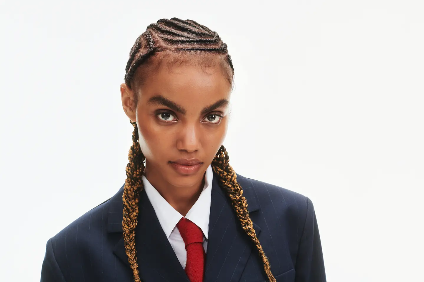 Essential Looks 1:2024