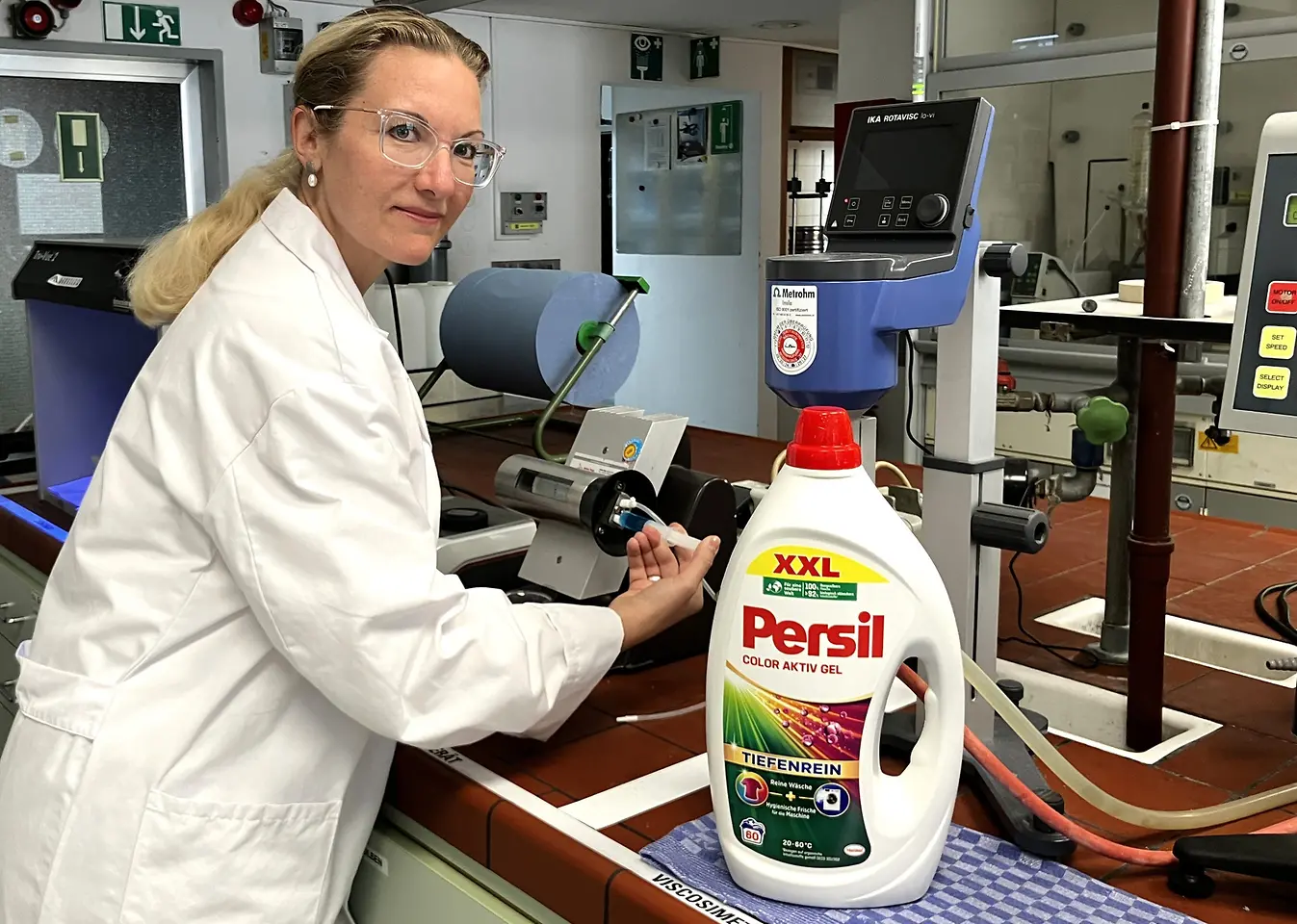 Henkel präsentiert nachhaltige und kostensparende Kosmetik- und Haushaltsroutinen für zuhause