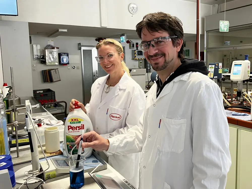 Henkel präsentiert nachhaltige und kostensparende Kosmetik- und Haushaltsroutinen für zuhause