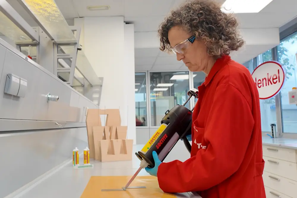 
Henkel arbeitet seit über 10 Jahren mit der Sagrada Familia zusammen und hat umfangreiche Tests und Validierungen durchgeführt, die über die Standardanforderungen an Klebstoffe hinausgehen.