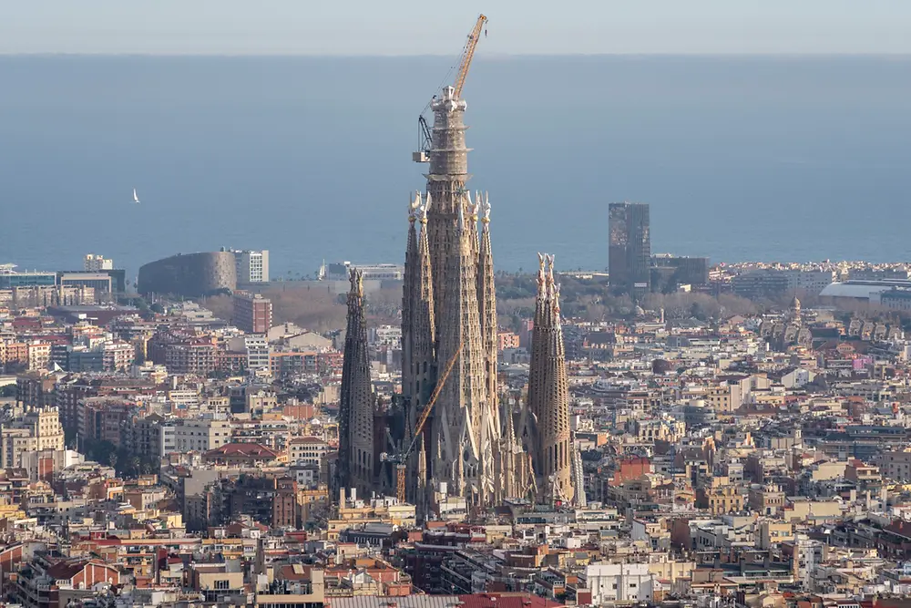 
Mit einer Höhe von 172,5 Metern ist die Sagrada Familia das höchste religiöse Bauwerk der Welt – dieser Meilenstein fällt mit dem 150-jährigen Jubiläum von Henkel zusammen.