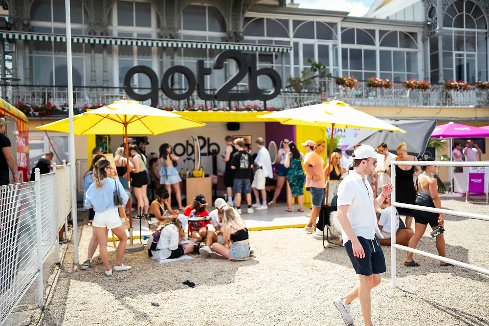 
Der got2b Styling Container brachte Festival-Vibes, kreative Looks und jede Menge Inspiration direkt auf das Eventgelände.