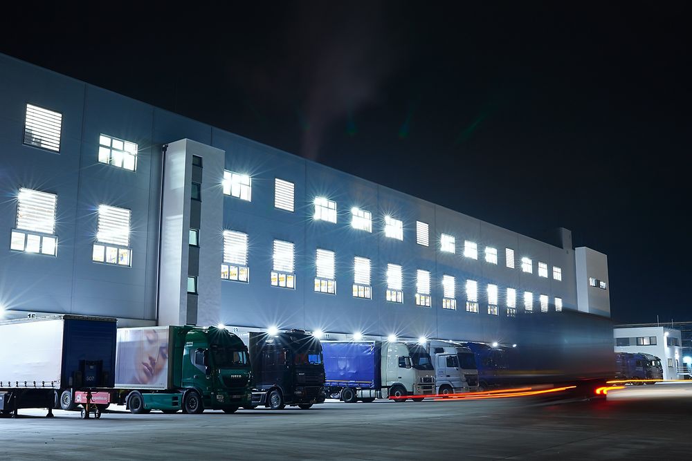 

35 Millionen Euro hat Henkel in das neue Hochregallager am Standort Düsseldorf investiert.