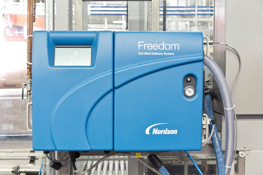 The FreedomTM system combines especially developed hotmelt adhesives under the Technomelt brand