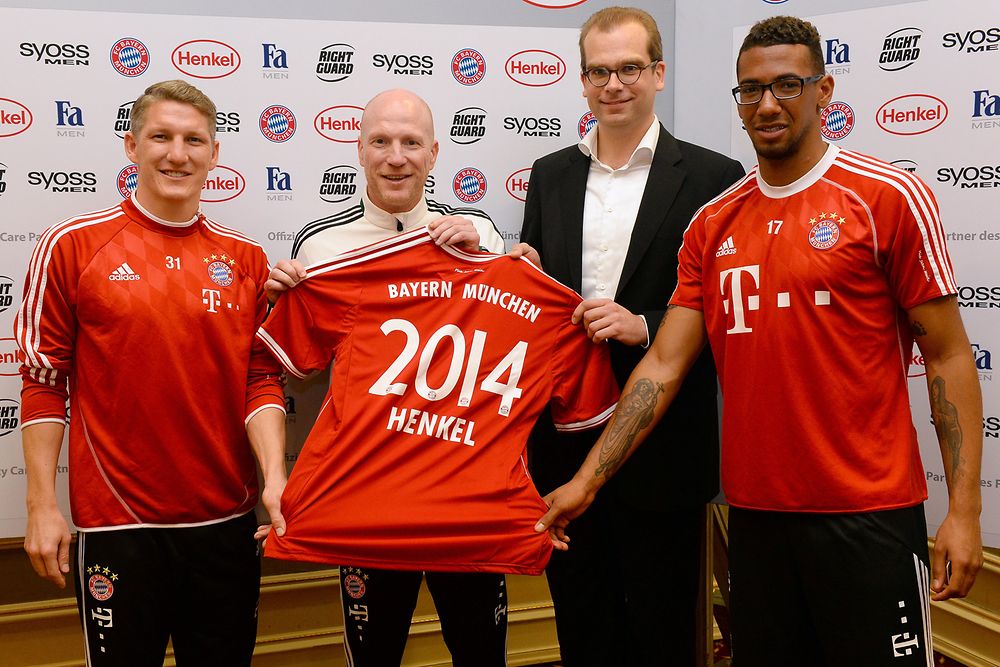 Bastian Schweinsteiger, Matthias Sammer (Sport-Vorstand FC Bayern), Steffen Rübke (Geschäftsführer Henkel Beauty Care Deutschland) und Jérôme Boateng