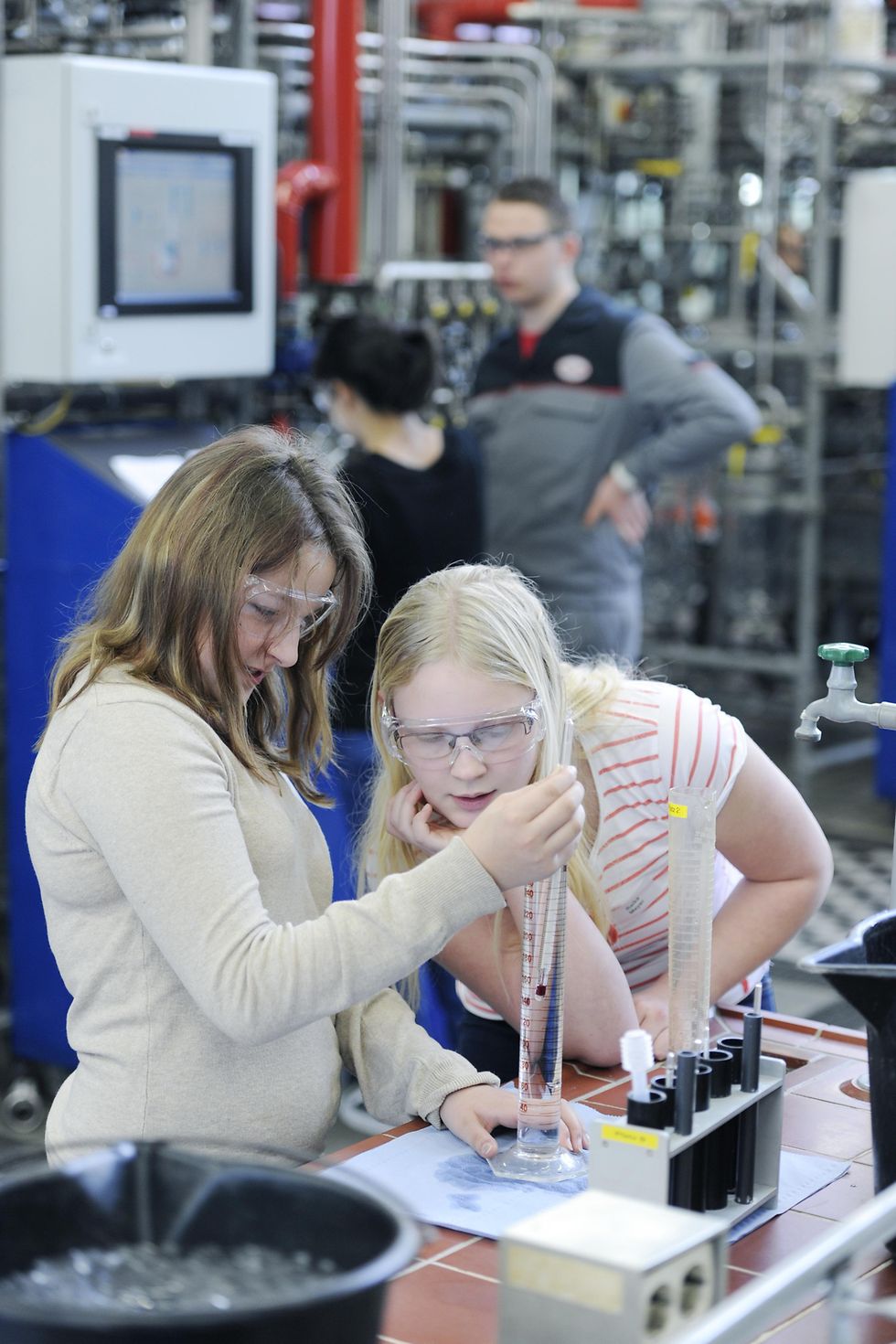 Girls' Day bei Henkel: In den Laboren bekamen die Schülerinnen einen Einblick in die Welt der Chemie