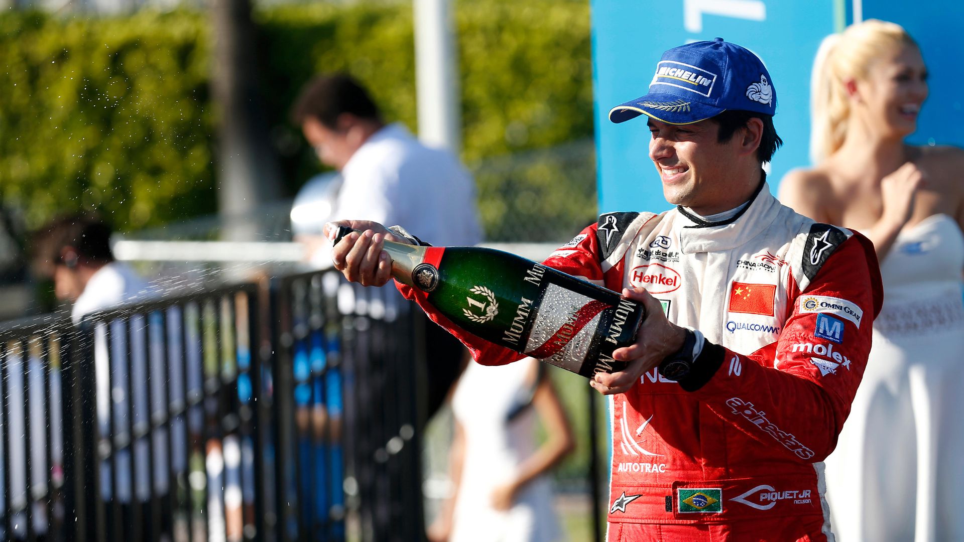 
Nach einem dritten Platz in Argentinien konnte Teampilot Nelson Piquet jr. das vergangene Rennen in Long Beach/USA für sich entscheiden.