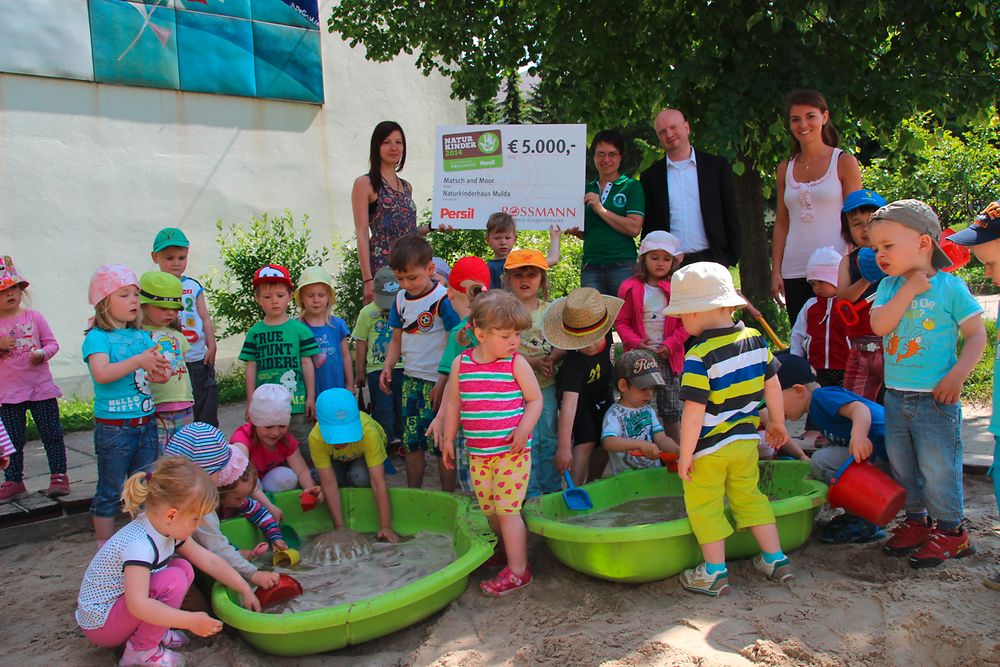 Das Nautkinderhaus Mulda baut für die Kinder mit 5.000 Euro eine neue Wassermatsch-Anlage