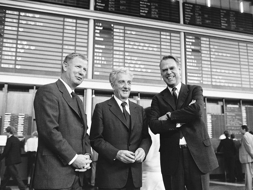 Dr. Konrad Henkel (center) with his nephews Dr. Jürgen Manchot (left) and Dipl.-Ing. Albrecht Woeste