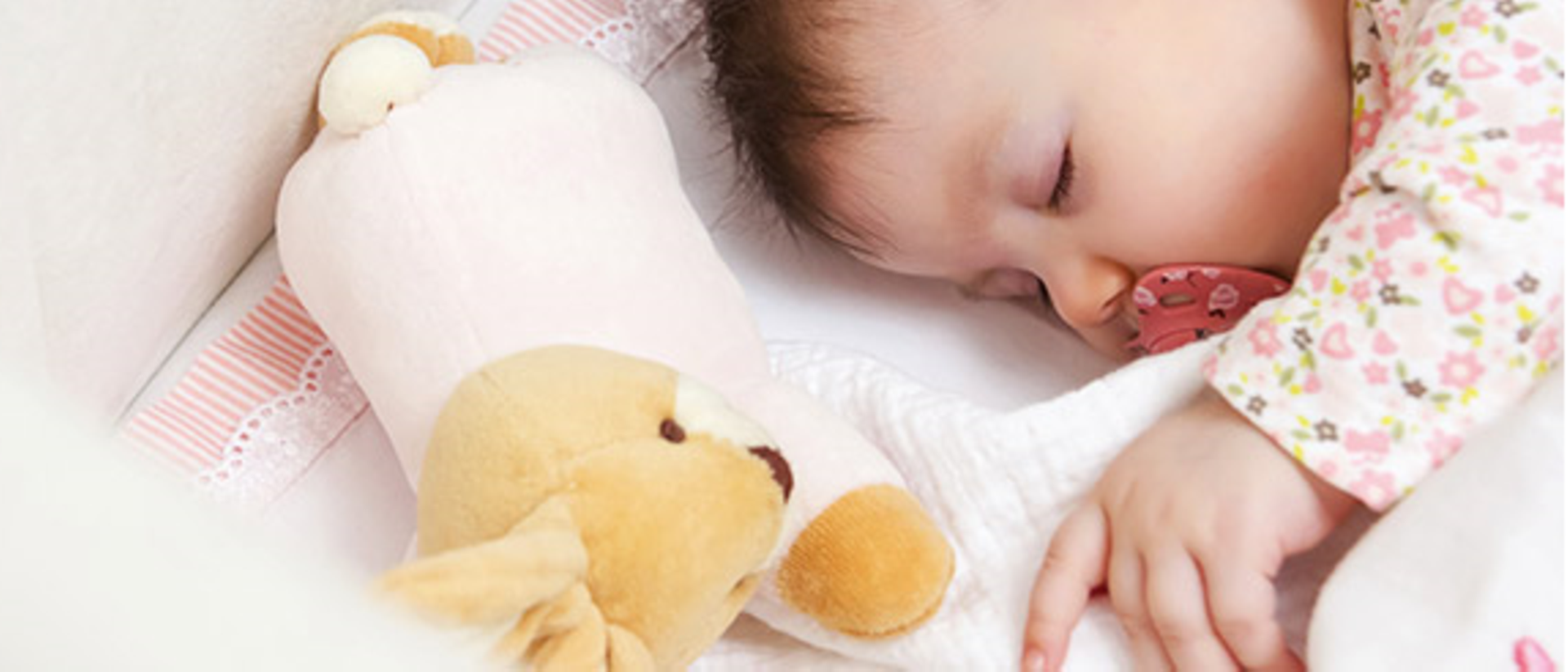 Wir zeigen Ihnen die wichtigsten Pflege-Tipps rund ums Kinderbett. 