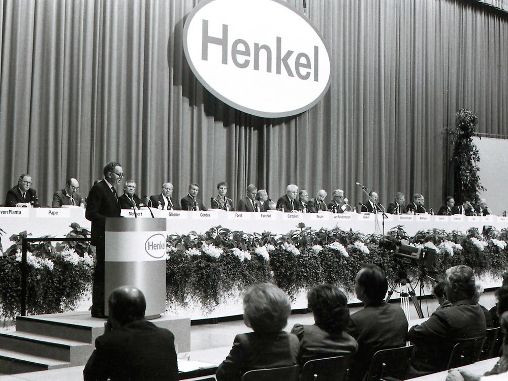 
1986: Henkel’s first public annual general meeting: report of CEO Prof. Dr. Dr. Helmut Sihler.