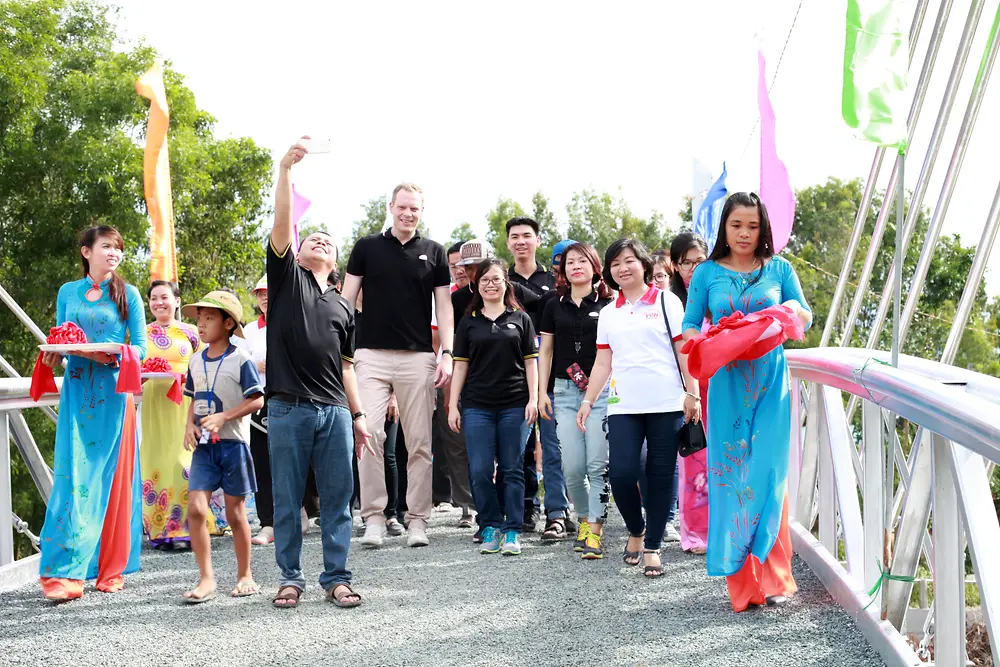 A team from Henkel Vietnam supported the building of a bridge for a local community in the An Giang Province