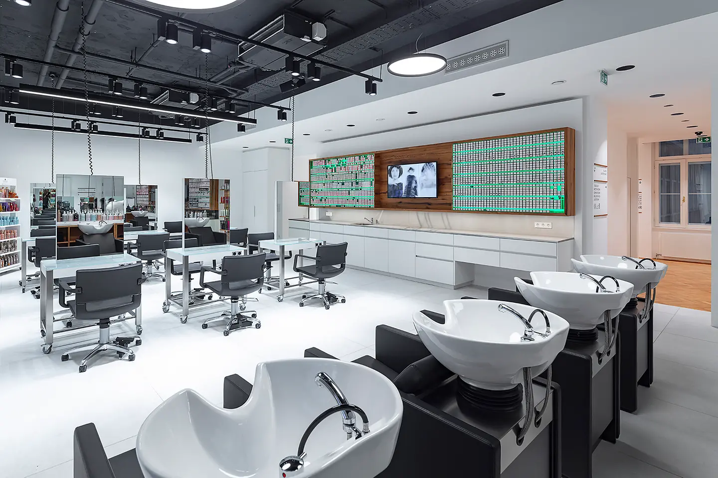 Auch zwei Ausbildungssalon gehören zur Ausstattung der neuen ASK Academy Wien. - ©Fotografie Gabriel Buechelmeier